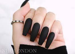 Black-Matte-Coffin-Nails-2