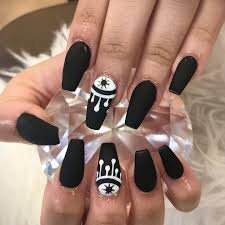 Black-Matte-Coffin-Nails-5