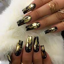 Black-Nail-Manicure-with-Foil-2