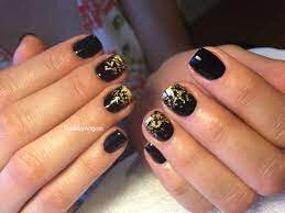 Black-Nail-Manicure-with-Foil-3