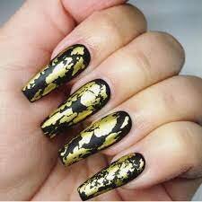 Black-Nail-Manicure-with-Foil-8