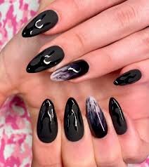 Black-Nails-7