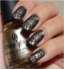 Black-Nails-With-Gold-Stamping-3