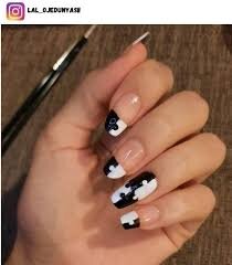 Black-Nails-With-Puzzle-Accent-4