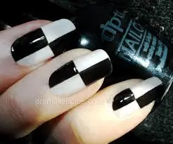 Black-Nails-With-Puzzle-Accent-5.jpg