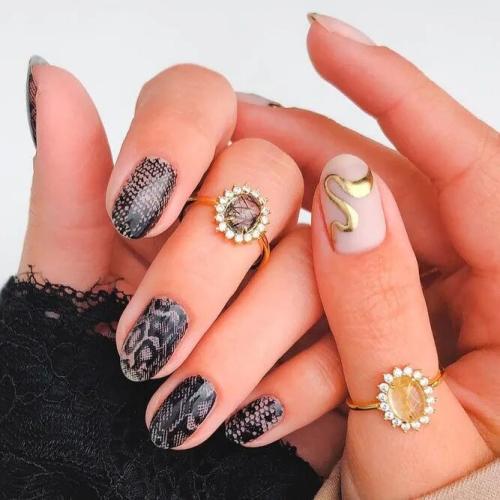 Black-Nails-with-Hot-Animal-Print-1