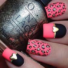 Black-Nails-with-Hot-Animal-Print-2 (1)