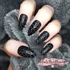 Black-Nails-with-Hot-Animal-Print-5