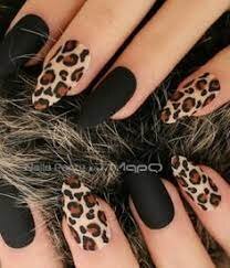 Black-Nails-with-Hot-Animal-Print-6