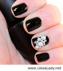 Black-Pearl-Nails-4