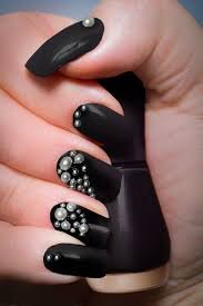 Black-Pearl-Nails-8