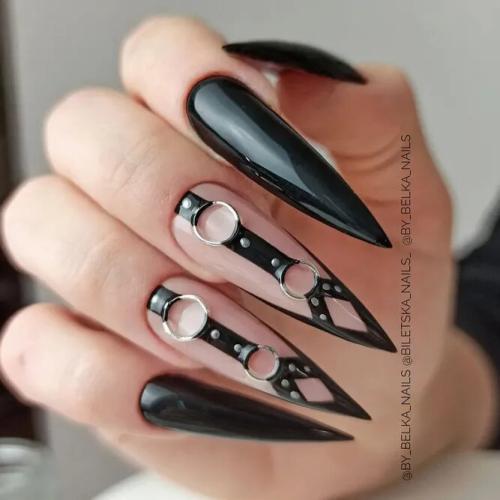 Black-Pointy-Stiletto-Nails-1