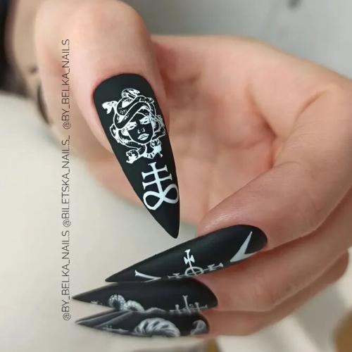 Black-Pointy-Stiletto-Nails-2