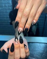 Black-Pointy-Stiletto-Nails-5