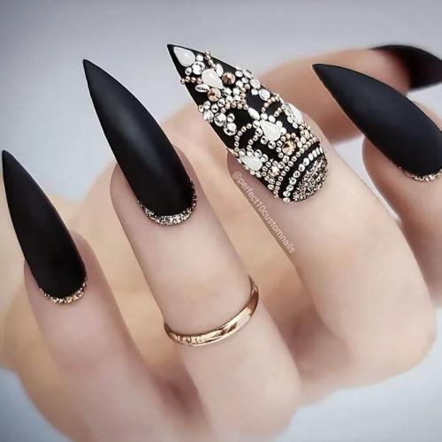 Black-Stiletto-Nail-Designs-With-Rhinestones-3
