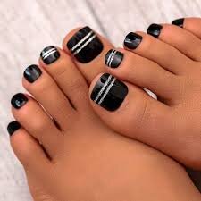Black-Toe-Nail-Colors-10