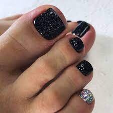 Black-Toe-Nail-Colors-4