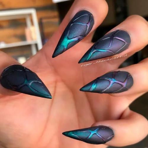 Black-and-Holo-Stiletto-Nails-1
