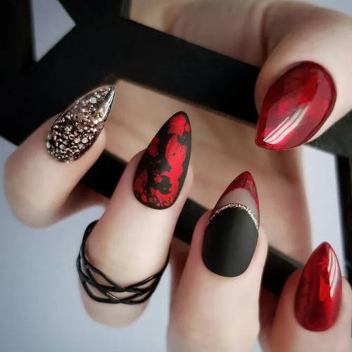 Black-and-Red-Colors-Mix-for-Halloween-Nails-3