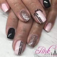 Black-and-Rose-Gold-Tribal-Nails-2