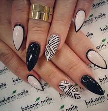 Black-and-Rose-Gold-Tribal-Nails-3