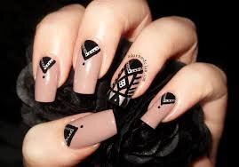 Black-and-Rose-Gold-Tribal-Nails-5