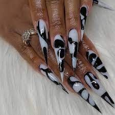 Black-and-White-Long-Nails-4