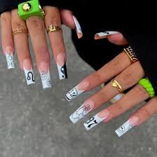 Black-and-White-Long-Nails-9