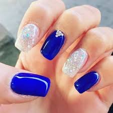 Blue-Glitter-Wedding-Nail-Idea-2