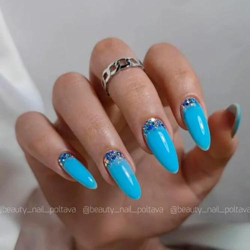 Blue-Shades-For-Your-Almond-Shaped-Nails-1