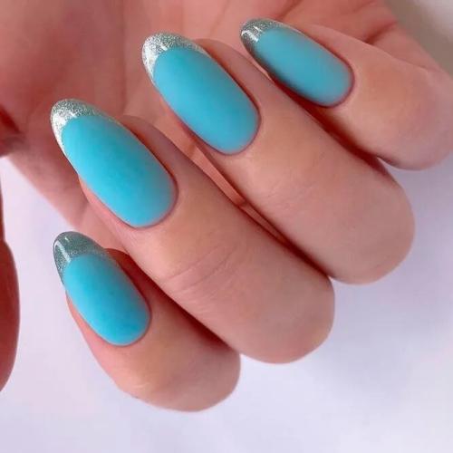 Blue-Shades-For-Your-Almond-Shaped-Nails-2