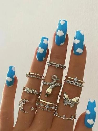 Blue-Sky-with-Clouds-Nails-1