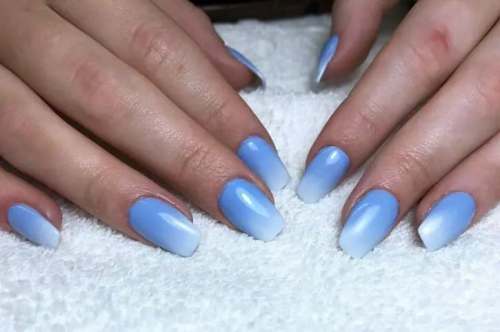 Blue-and-White-Ombre-Nails-1
