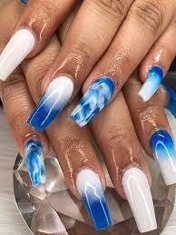 Blue-and-White-Ombre-Nails-3