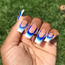 Blue-and-White-Ombre-Nails-6