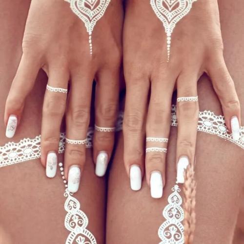 Boho-Love-Nails-Style-for-Brides-2