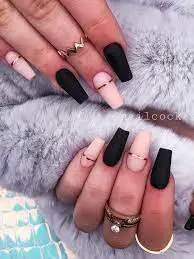 Bold-Combination-Of-Black-And-Nude-Coffin-Nails-3