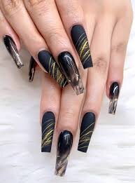 Bold-Combination-Of-Black-And-Nude-Coffin-Nails-5