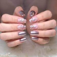 Bold-Combination-Of-Chrome-Nails-And-Crystal-Accents-2