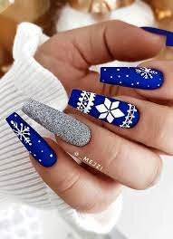 Bright-Christmas-Nails-4