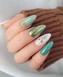 Calm-Green-for-Autumn-Nails-6