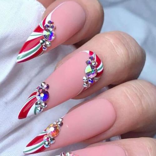 Candy-Cane-Swirl-Nails-1