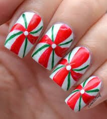 Candy-Cane-Swirl-Nails-5