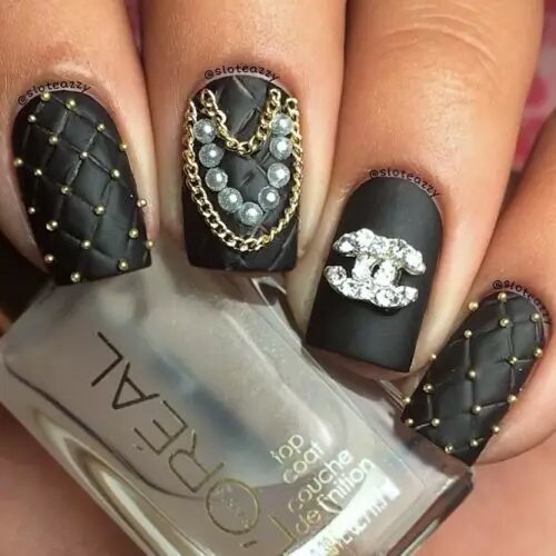 Chanel-Nails-For-Fashionable-Girls-1