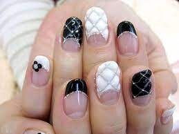 Chanel-Nails-For-Fashionable-Girls-4