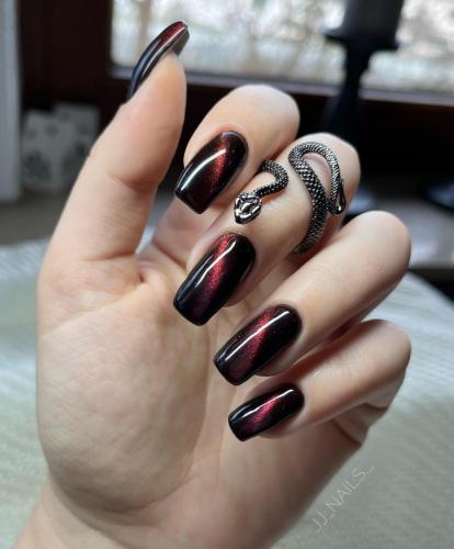 Charming-Cat-Eye-Nails-3