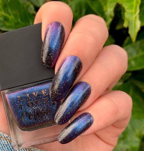 Charming-Cat-Eye-Nails-4