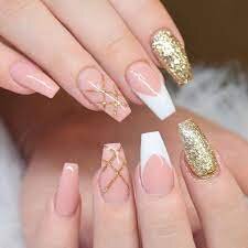 Chic-Ballerina-Nails-With-Glitter-5