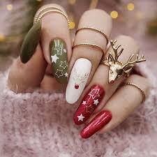 Christmas-Nails-With-Stars-5