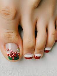 Christmas-Toe-Nails-2